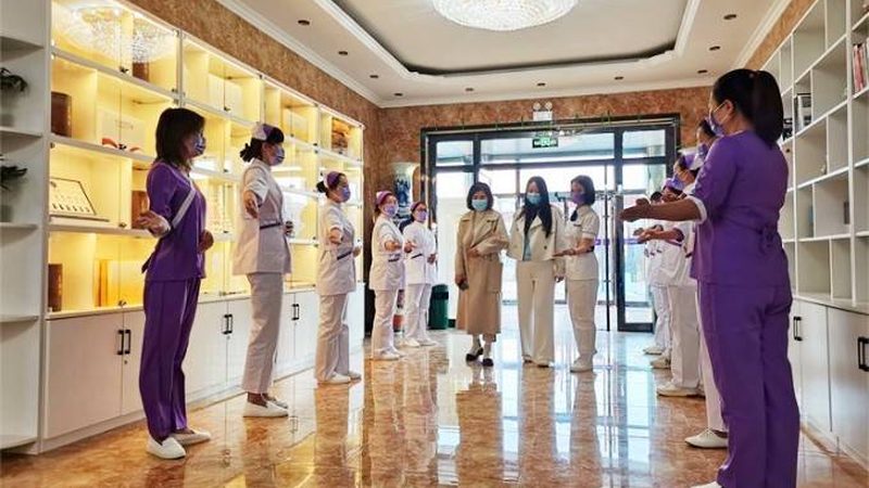 宝宝洗澡，肚脐贴选对了吗？**