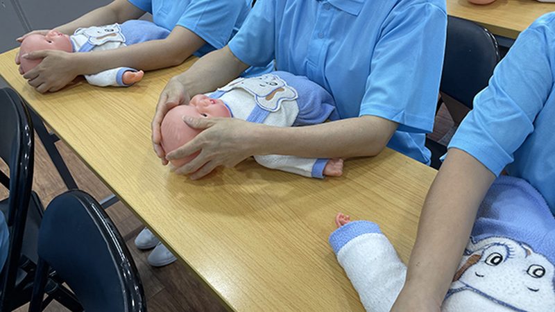 婴儿洗澡抚触，新手爸妈的必备技能**