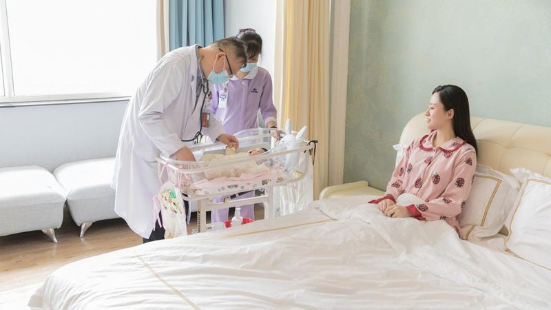 婴儿游泳馆洗澡加盟流程揭秘：如何选择与运营**